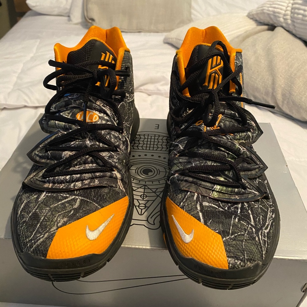 Nike Kyrie 5 “Taco”